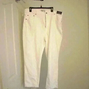 Abercrombie and Fitch NWT Curve Love Ultra High Rise Jeans Size 34